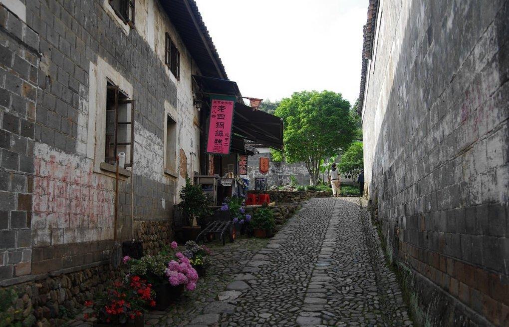 逃出诡异庄园